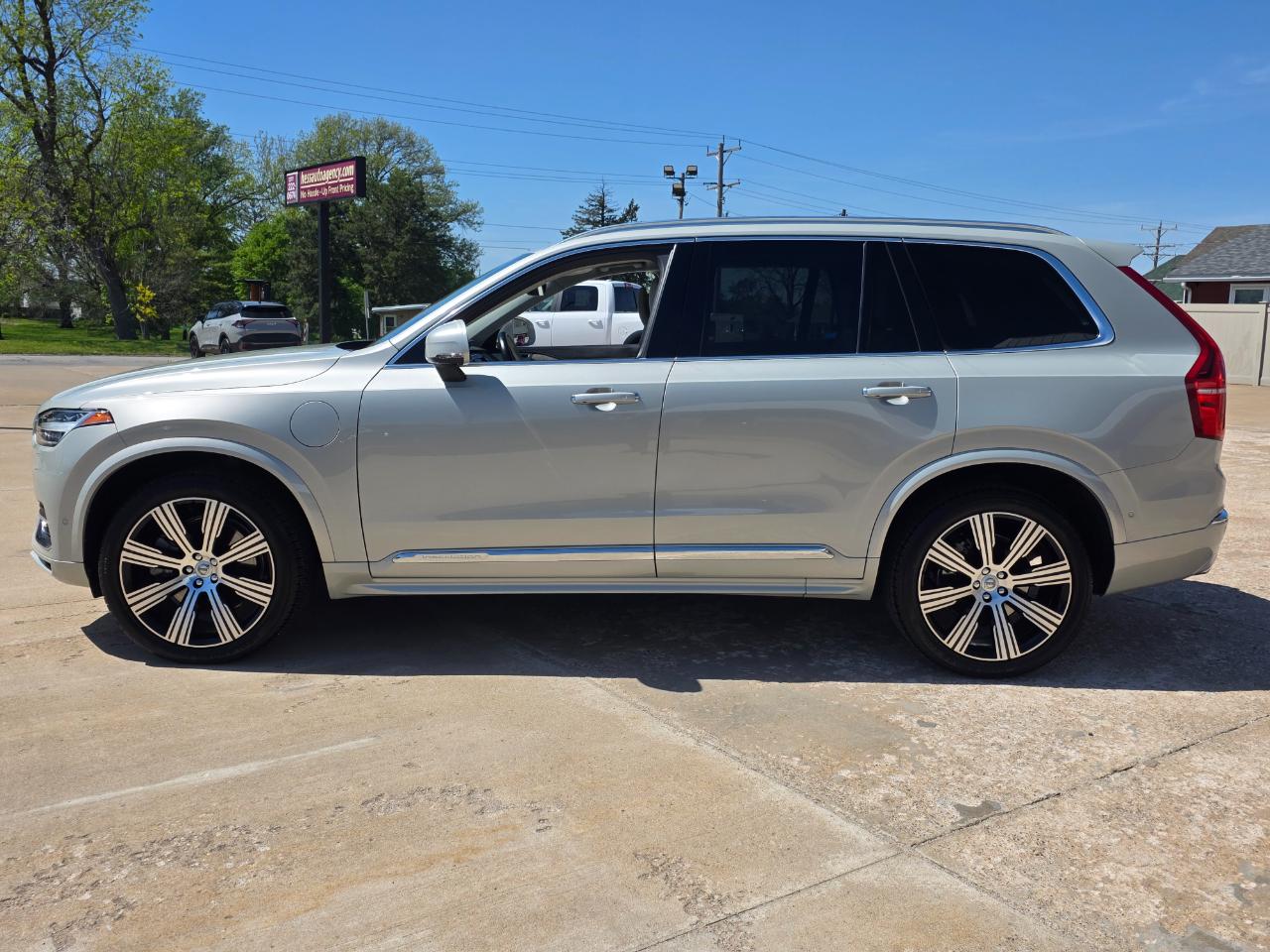 Volvo XC90 T8 Inscription Hybrid w/6 Passenger Seating 2020