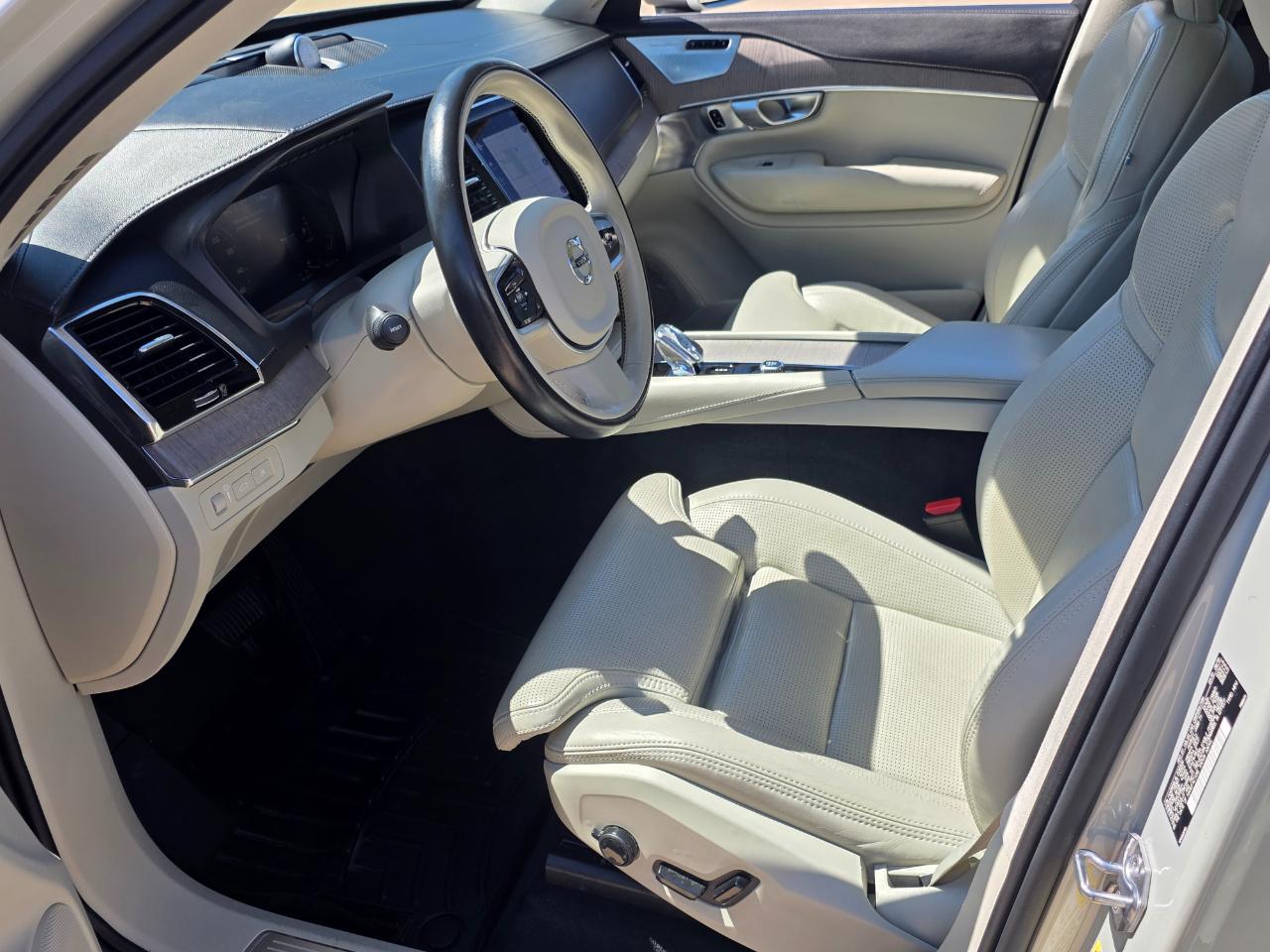 Volvo XC90 T8 Inscription Hybrid w/6 Passenger Seating 2020