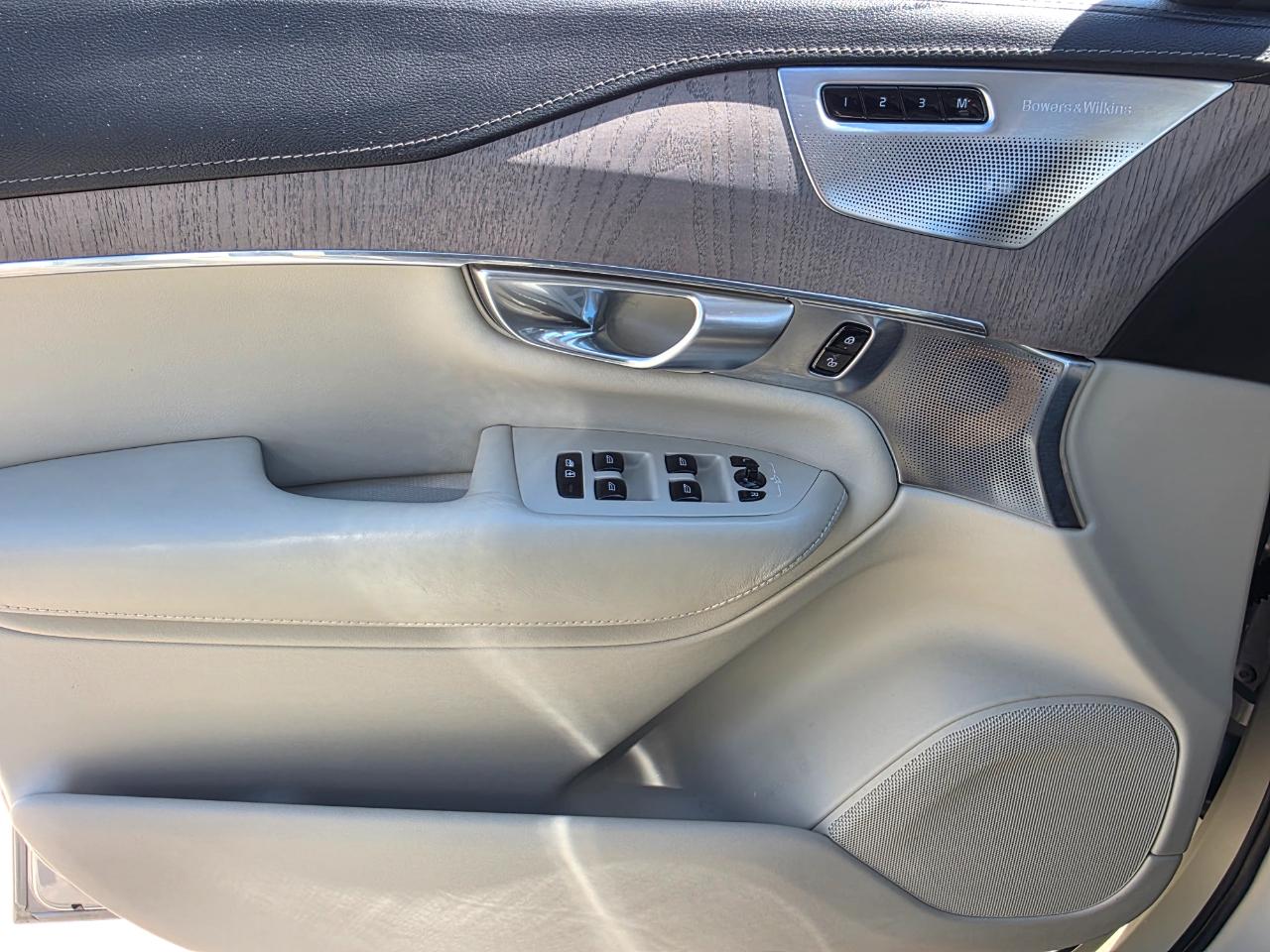 Volvo XC90 T8 Inscription Hybrid w/6 Passenger Seating 2020