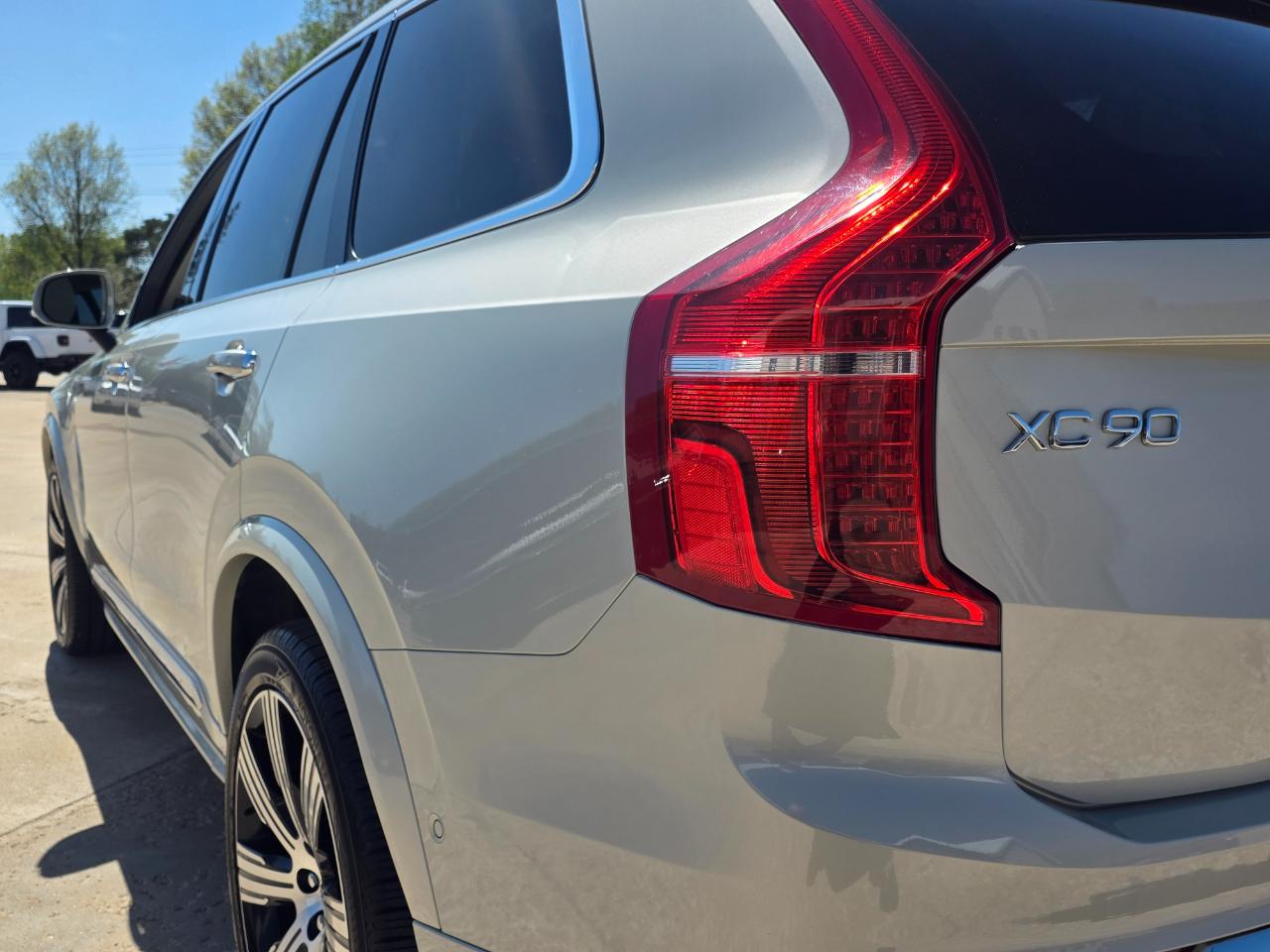 Volvo XC90 T8 Inscription Hybrid w/6 Passenger Seating 2020