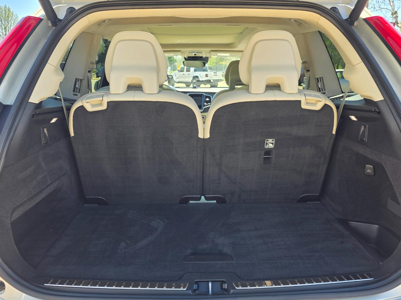 Volvo XC90 T8 Inscription Hybrid w/6 Passenger Seating 2020