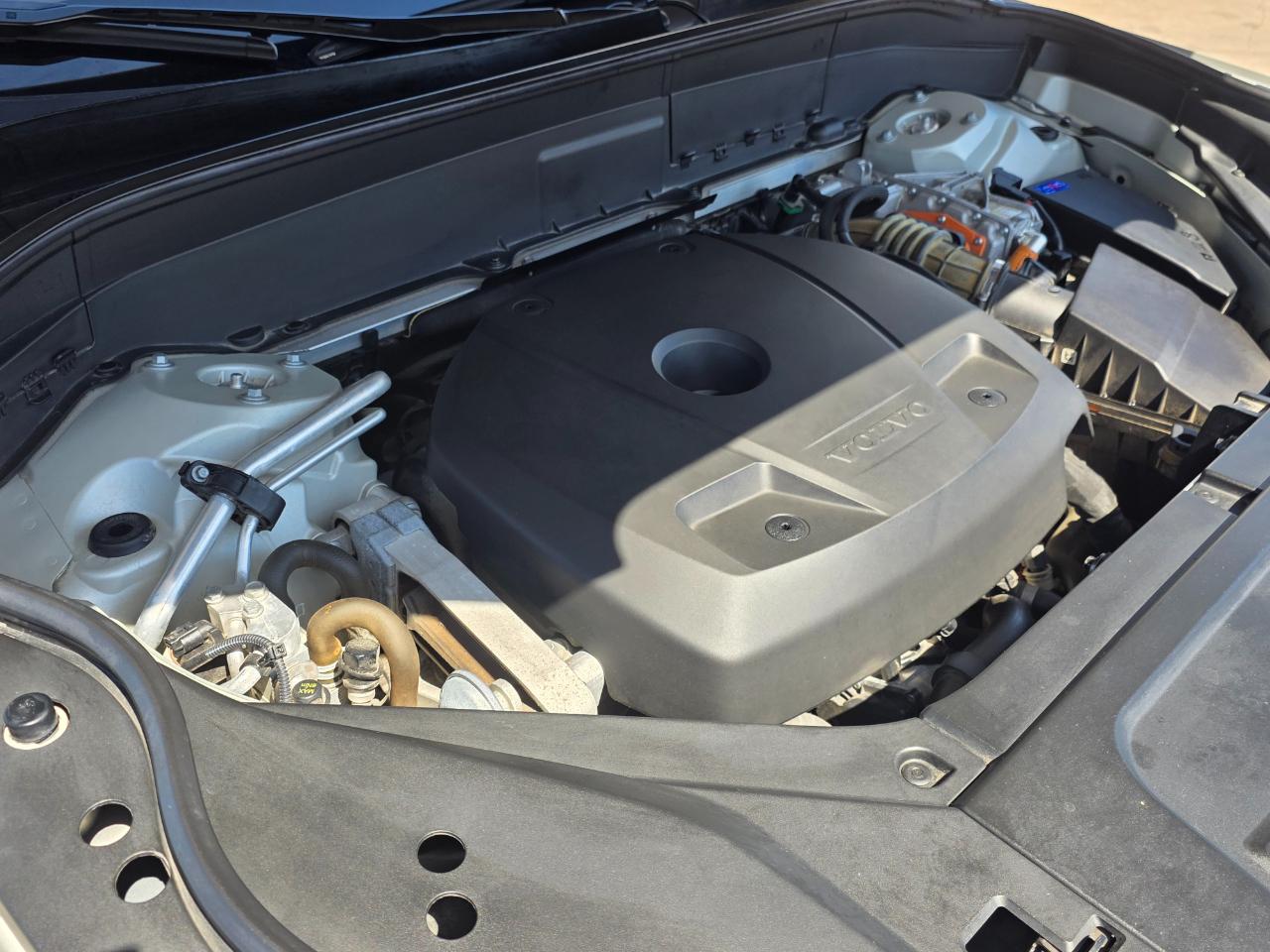 Volvo XC90 T8 Inscription Hybrid w/6 Passenger Seating 2020