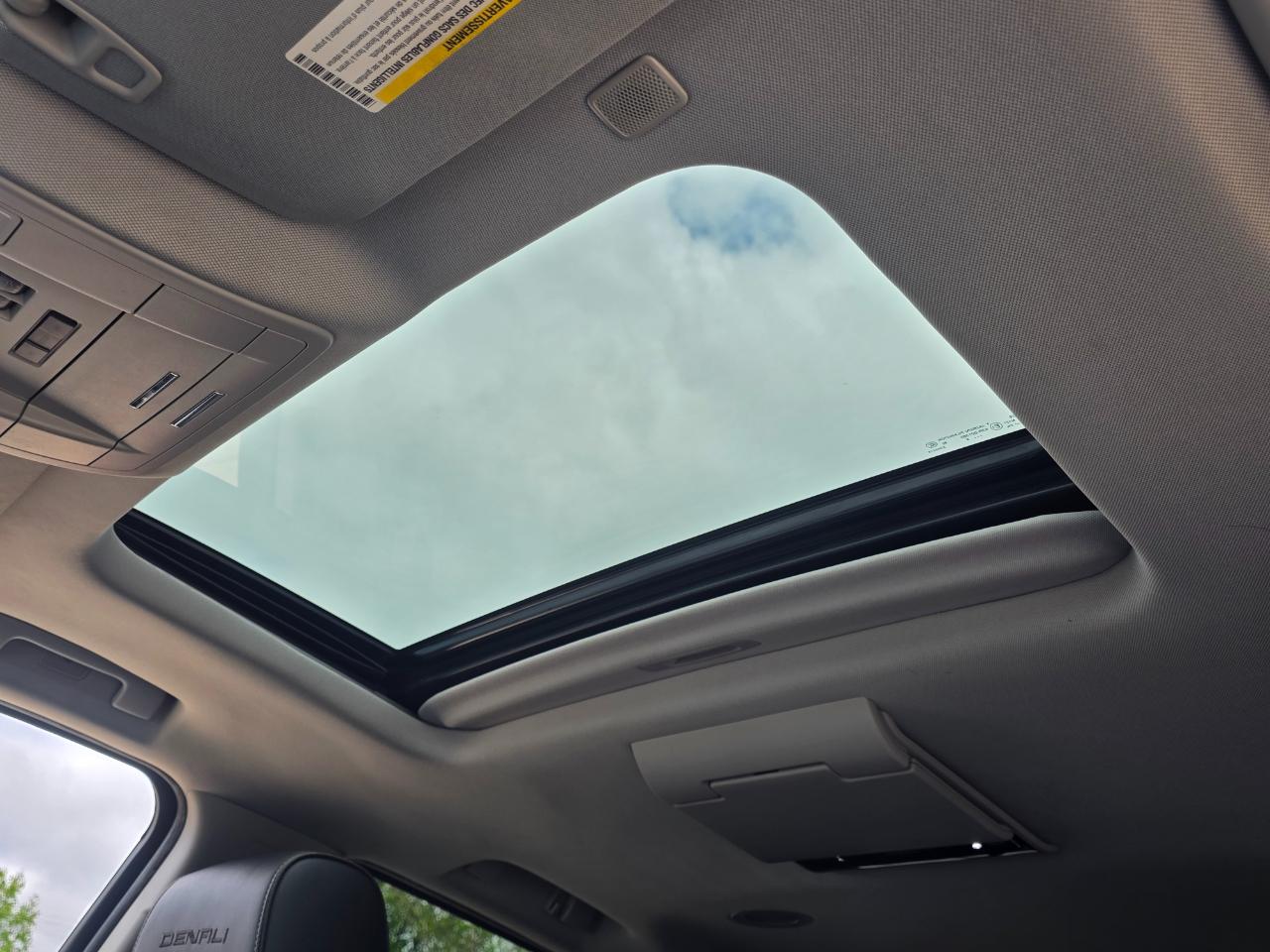 GMC Yukon XL Denali 4WD 2018