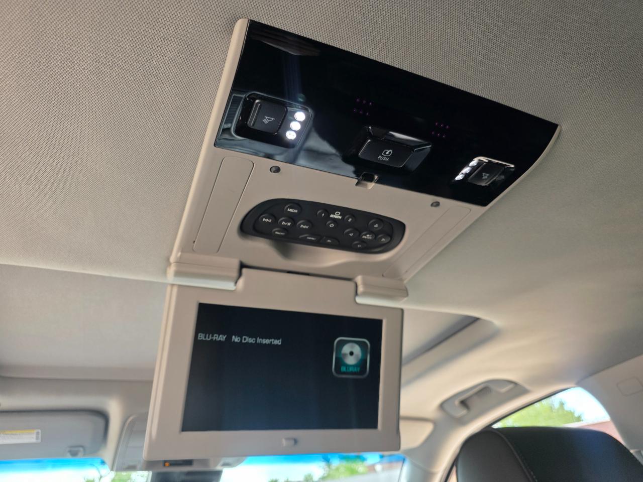 GMC Yukon XL Denali 4WD 2018