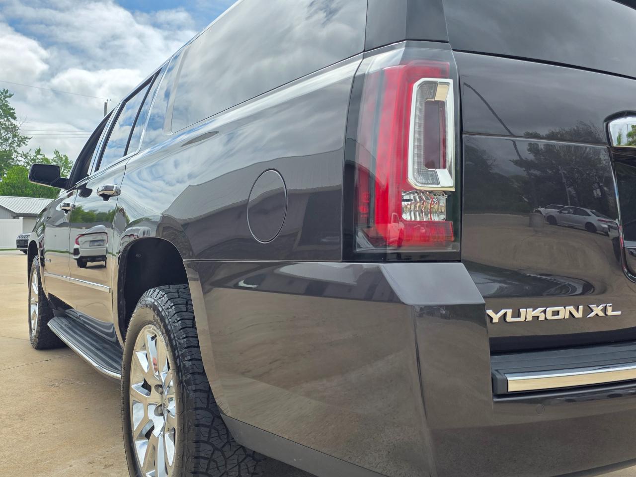 GMC Yukon XL Denali 4WD 2018