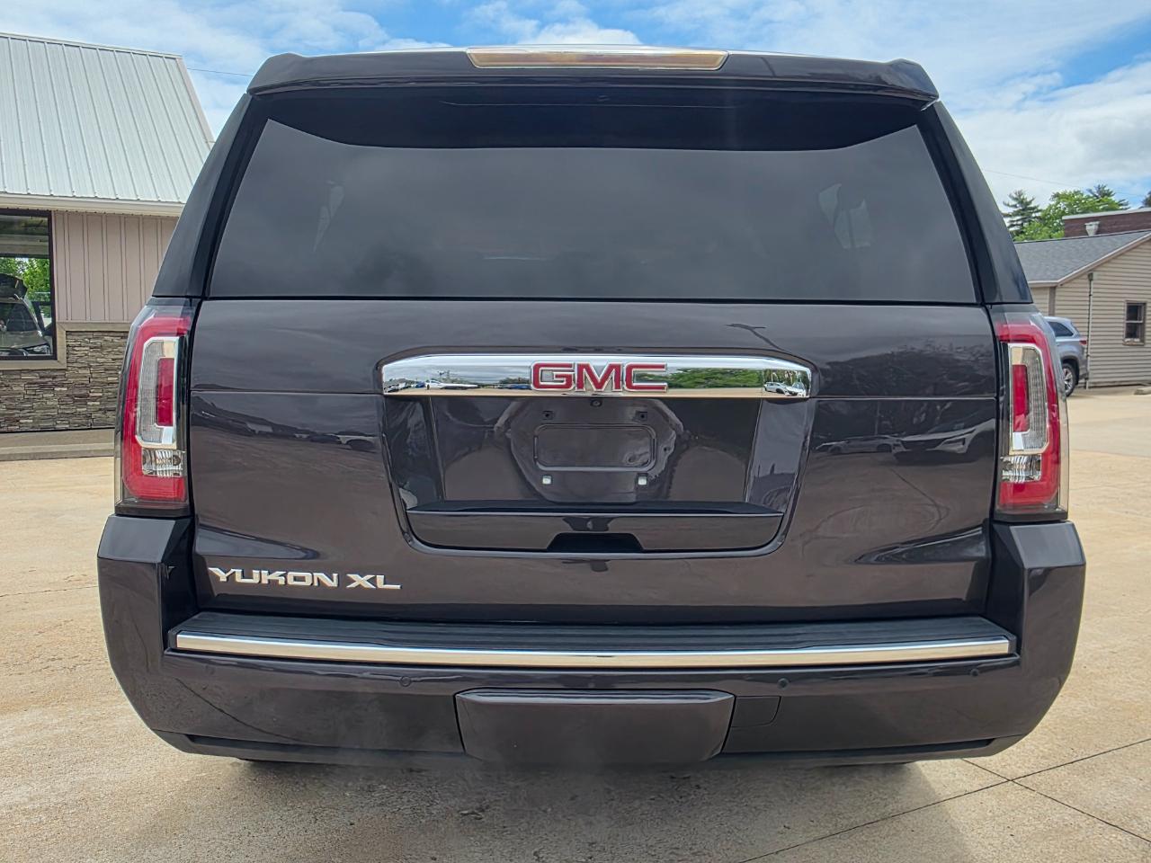 GMC Yukon XL Denali 4WD 2018