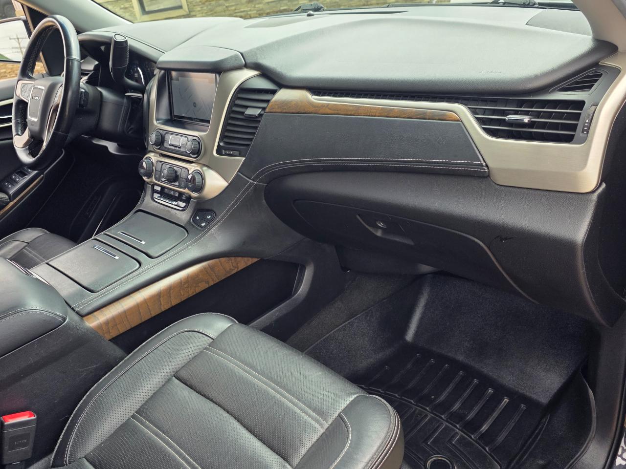 GMC Yukon XL Denali 4WD 2018