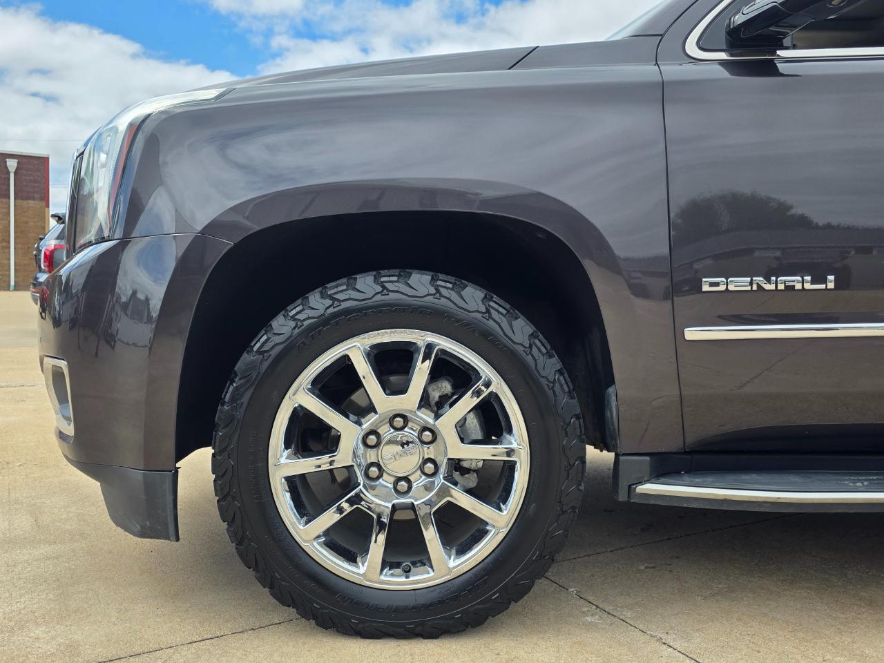 GMC Yukon XL Denali 4WD 2018