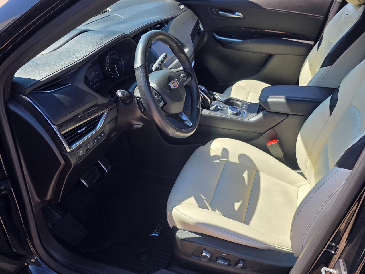 Cadillac XT4 Sport AWD 2023