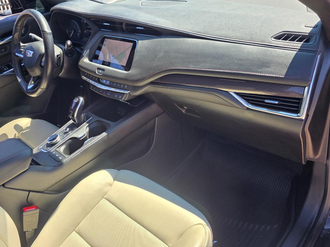 Cadillac XT4 Sport AWD 2023