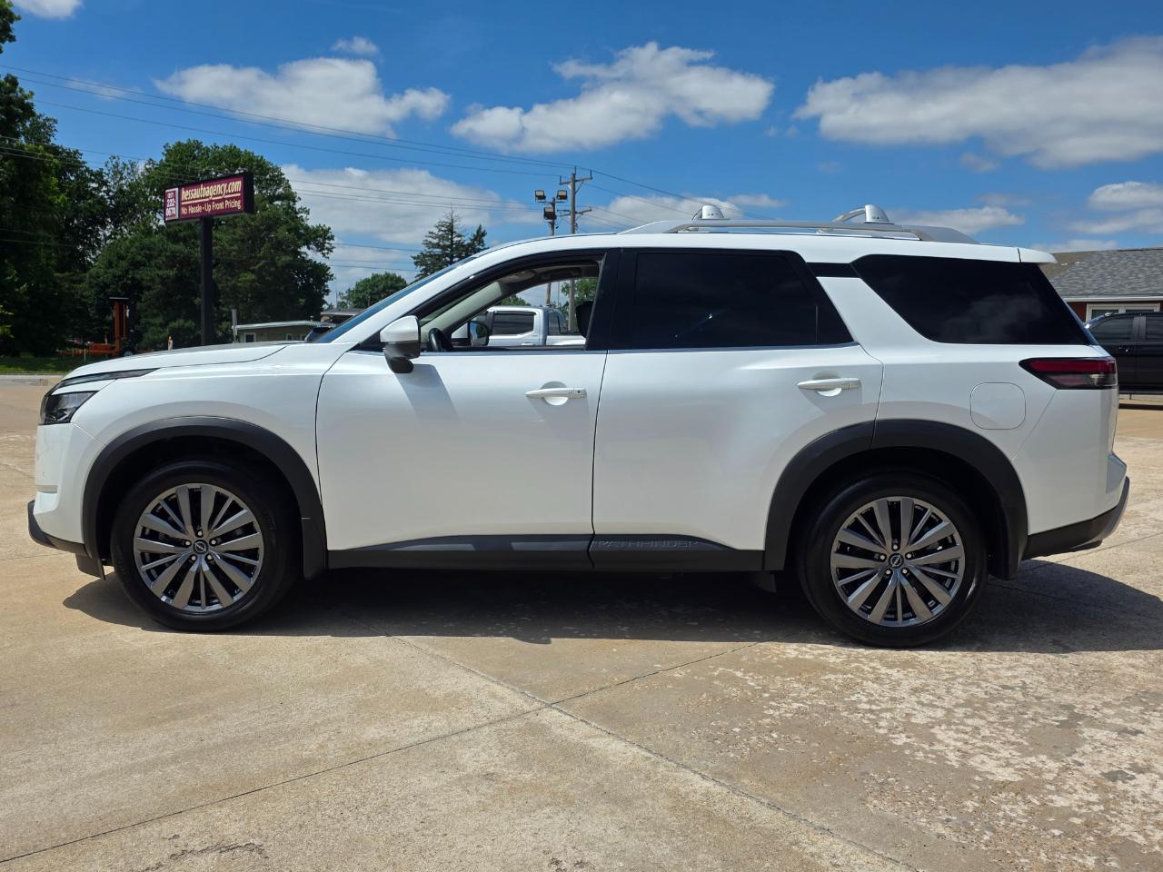 Nissan Pathfinder  2025