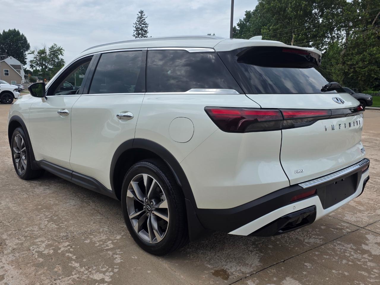 Infiniti QX60 LUXE AWD 2023