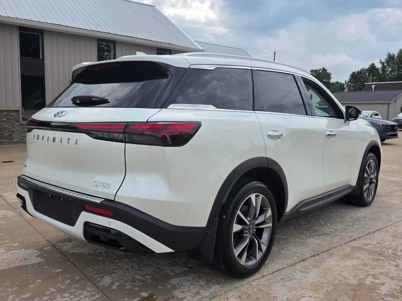 Infiniti QX60 LUXE AWD 2023