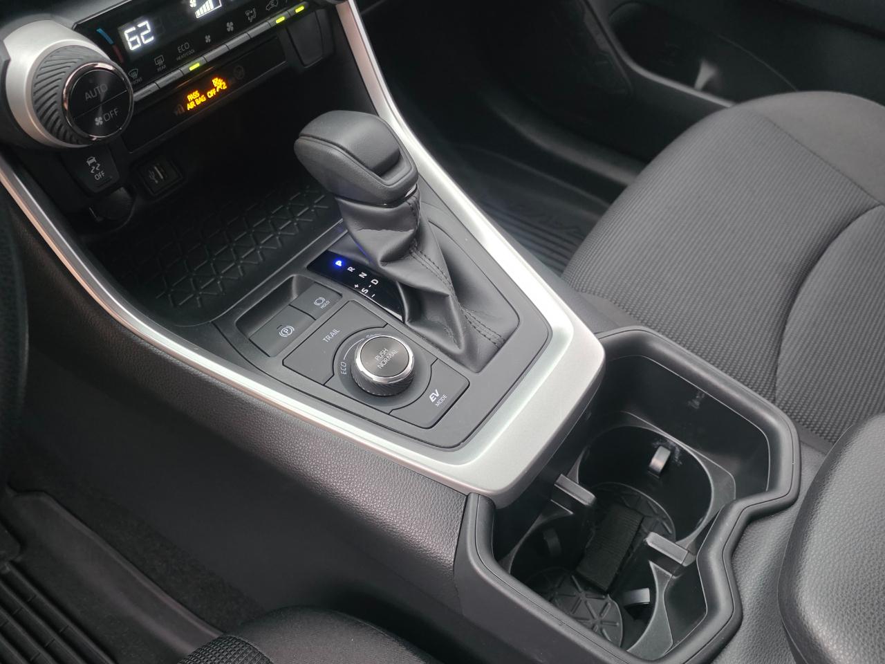 Toyota RAV4 Hybrid LE 2025