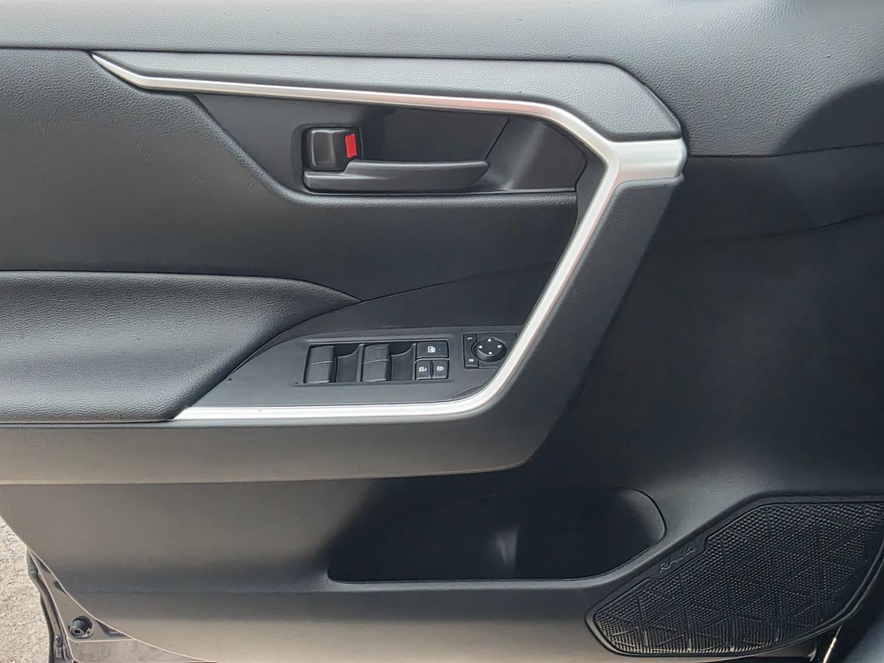 Toyota RAV4 Hybrid LE 2025