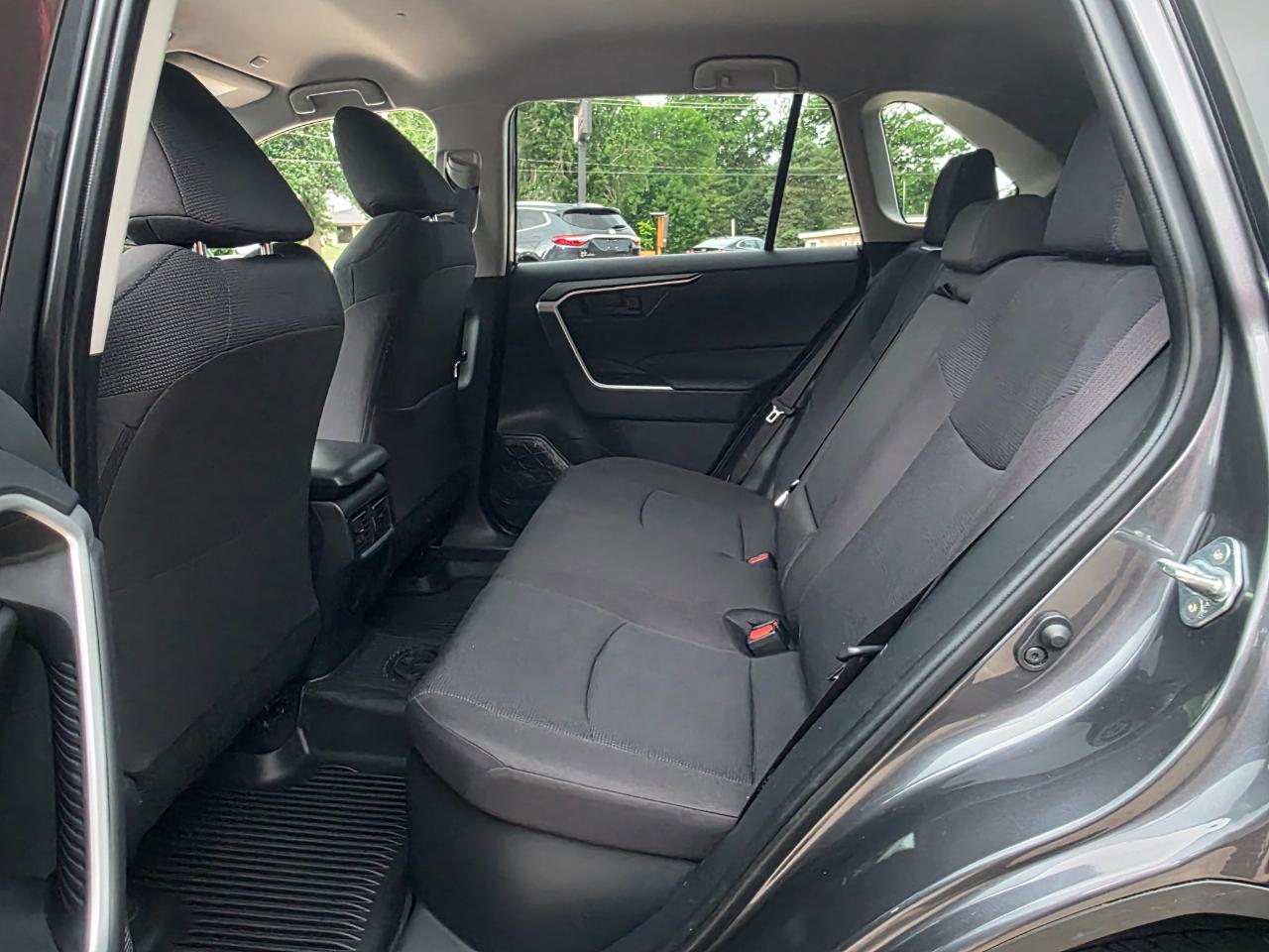 Toyota RAV4 Hybrid LE 2025