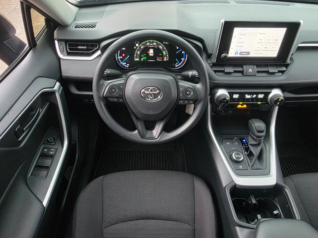 Toyota RAV4 Hybrid LE 2025