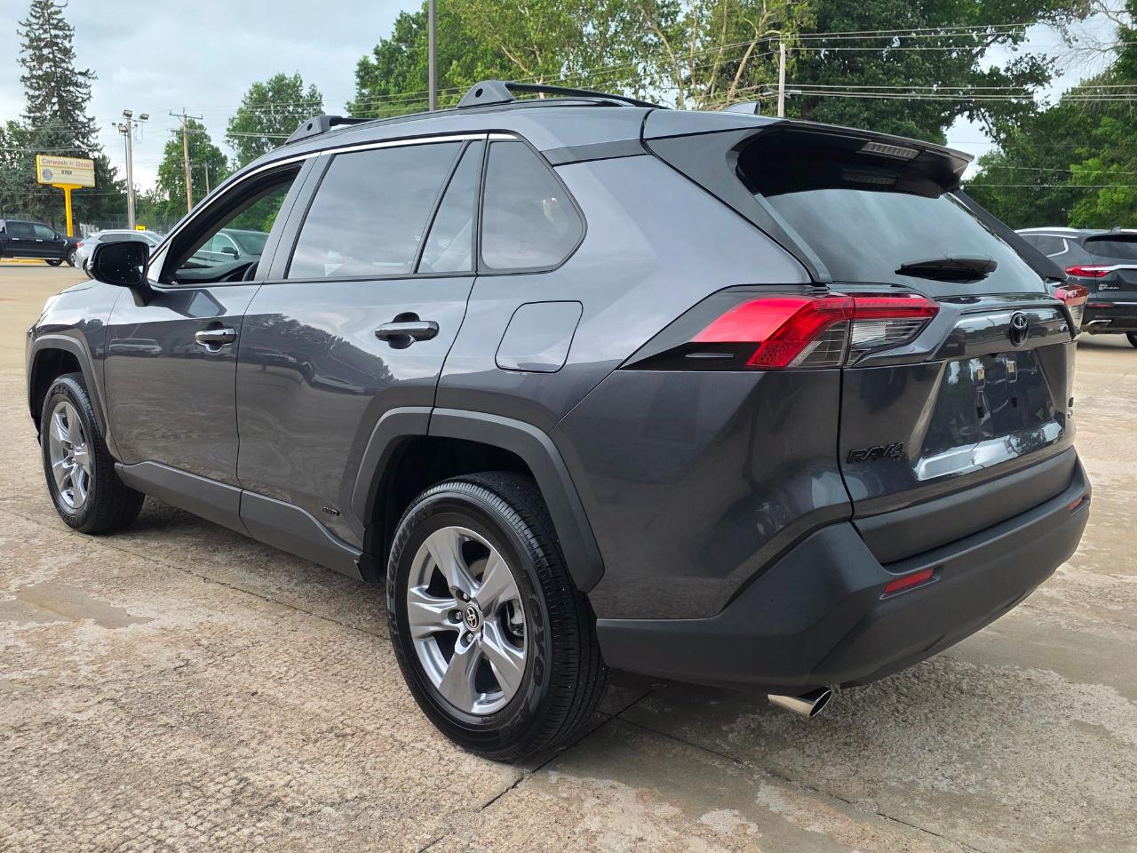 Toyota RAV4 Hybrid LE 2025