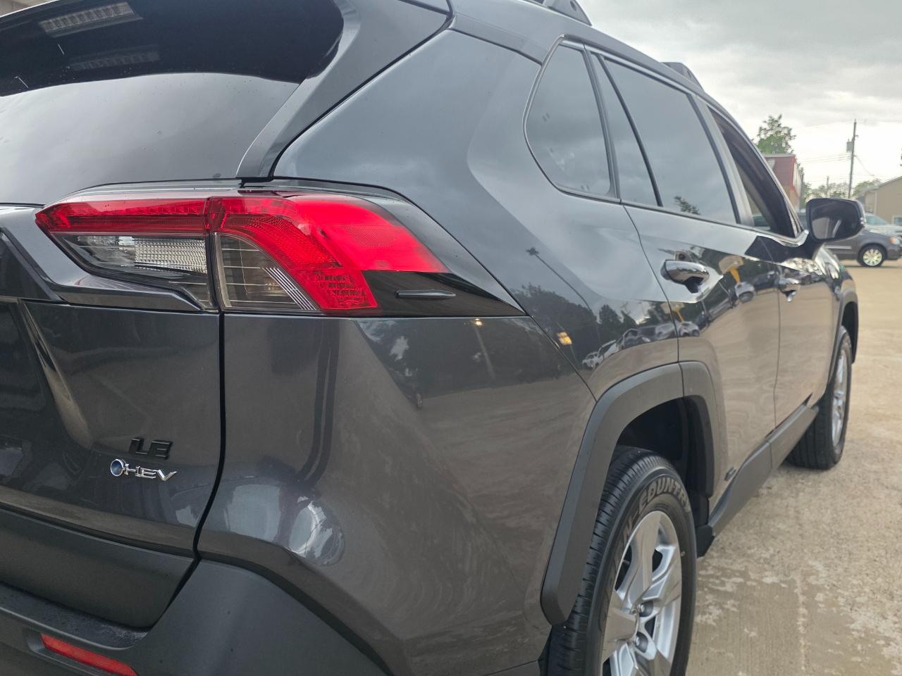 Toyota RAV4 Hybrid LE 2025