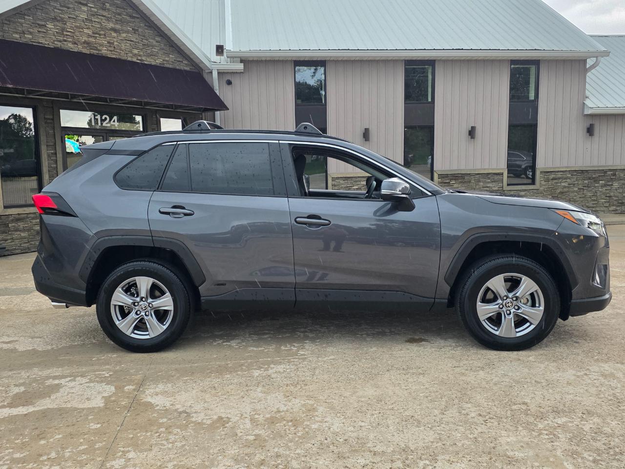 Toyota RAV4 Hybrid LE 2025