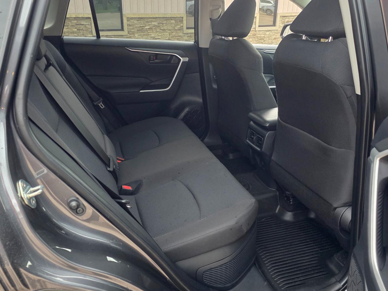 Toyota RAV4 Hybrid LE 2025