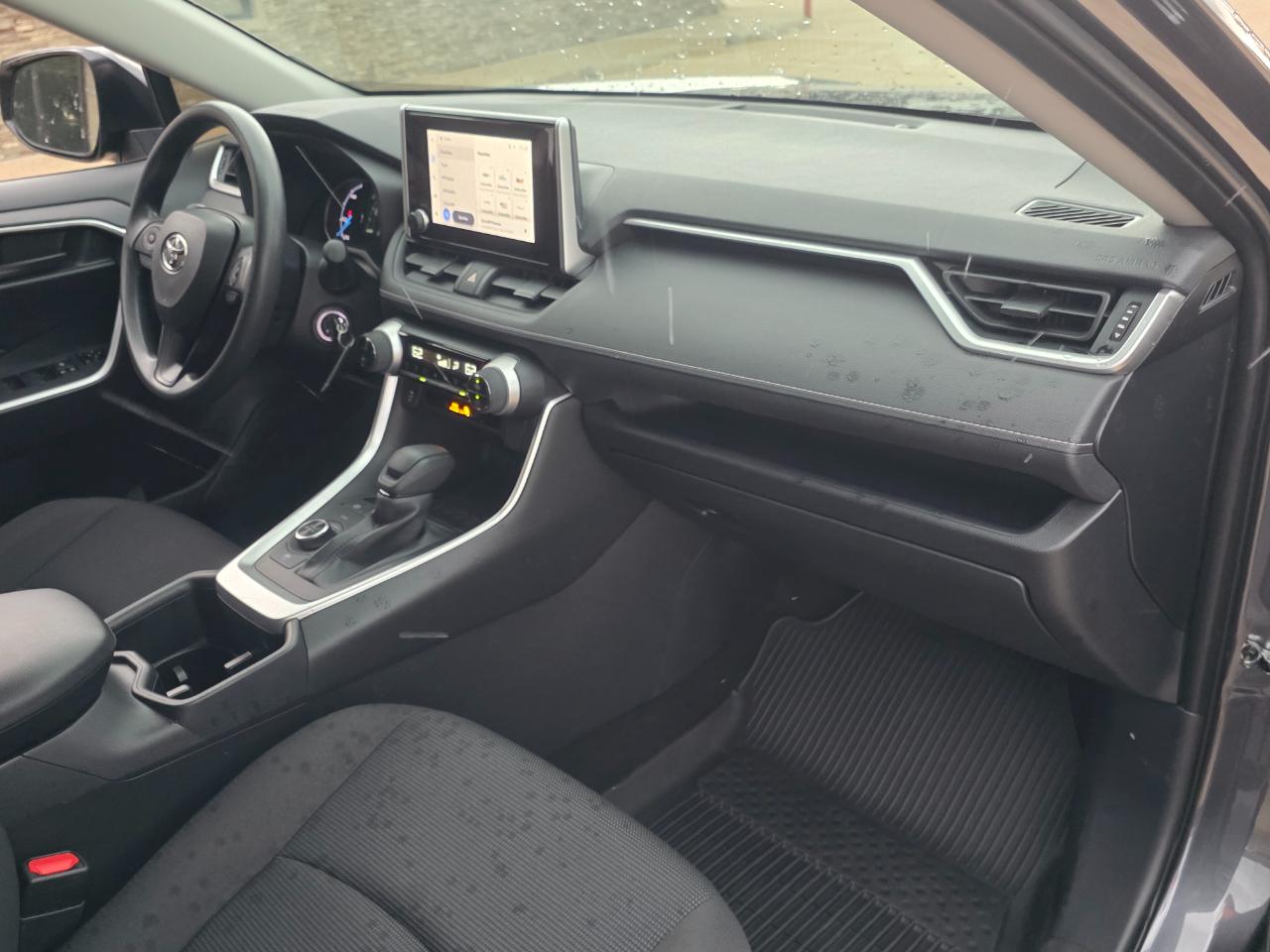Toyota RAV4 Hybrid LE 2025