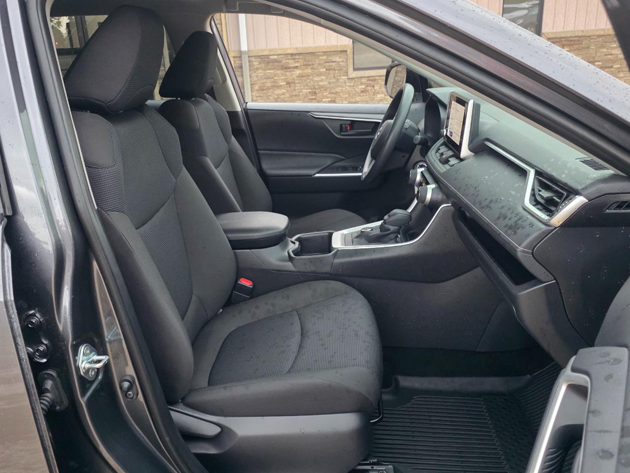 Toyota RAV4 Hybrid LE 2025