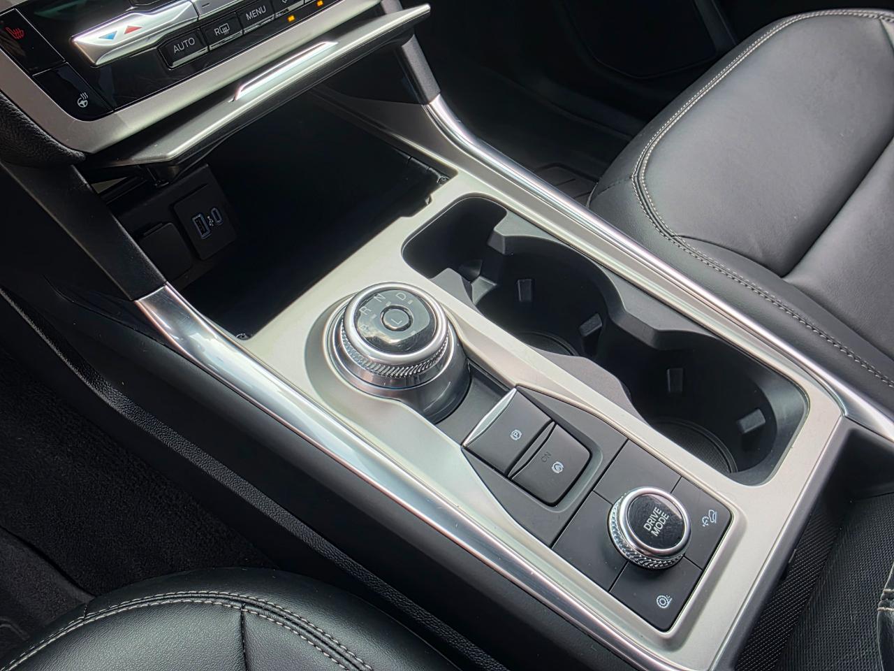 Ford Explorer XLT AWD 2022