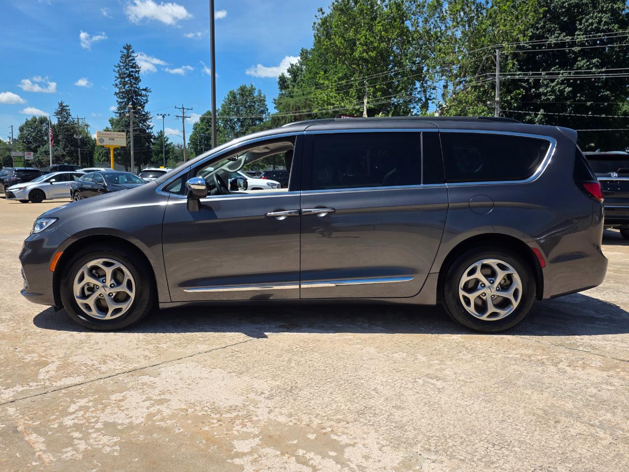 Chrysler Pacifica Limited 2023
