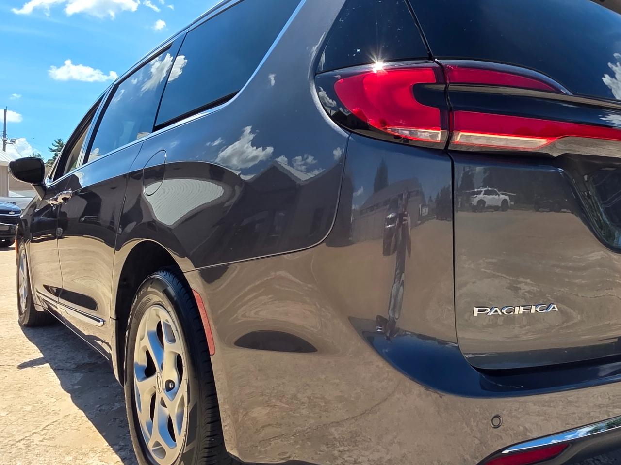 Chrysler Pacifica Limited 2023