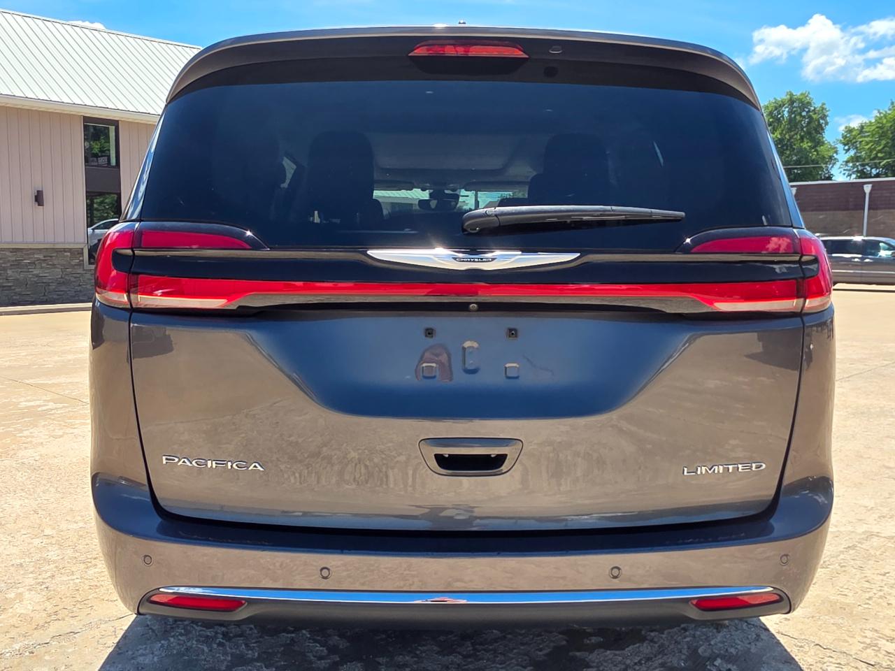 Chrysler Pacifica Limited 2023