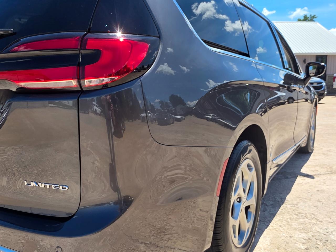Chrysler Pacifica Limited 2023