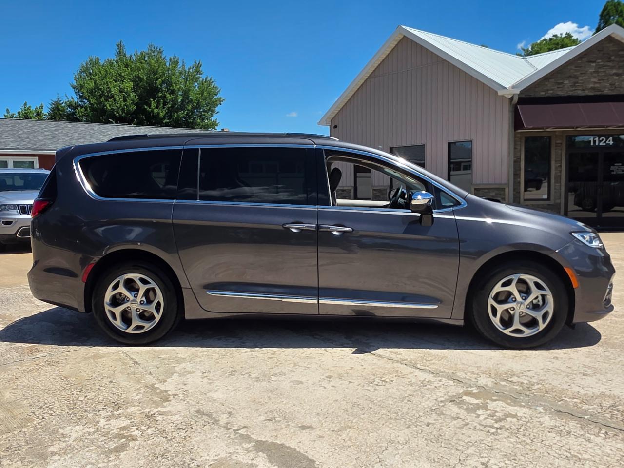Chrysler Pacifica Limited 2023