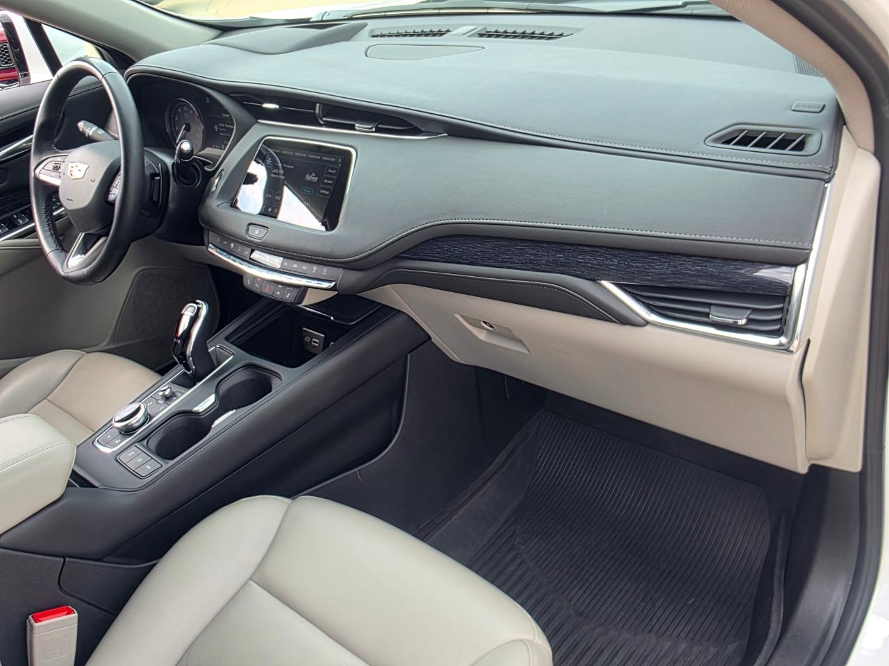 Cadillac XT4 Premium Luxury AWD 2023