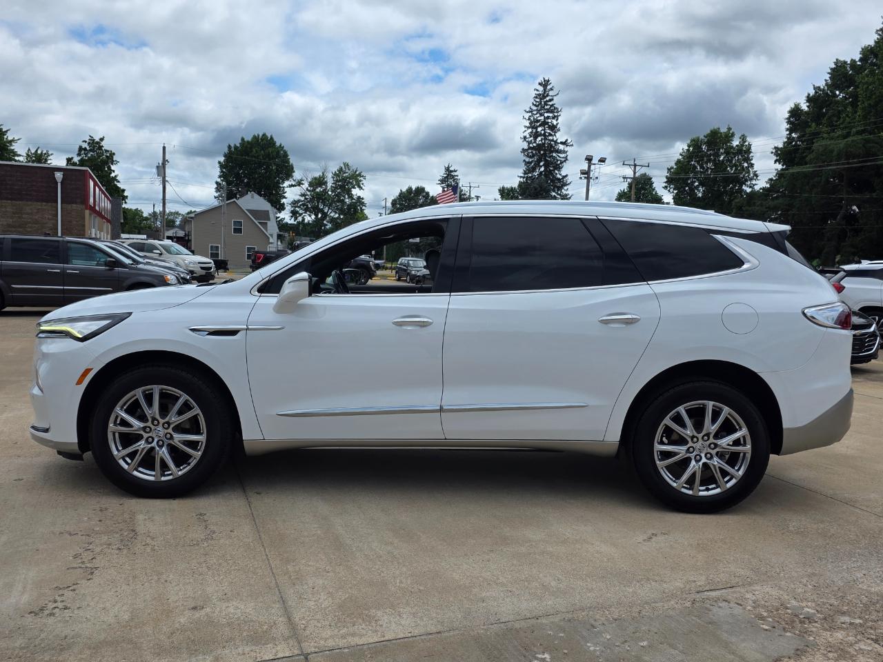 Buick Enclave Essence 2023