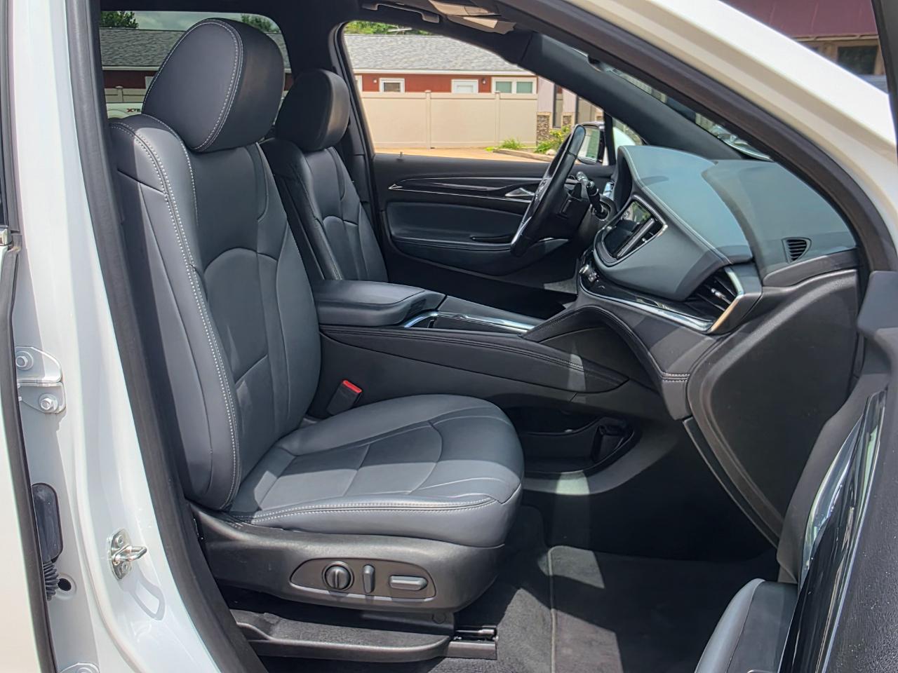 Buick Enclave Essence 2023