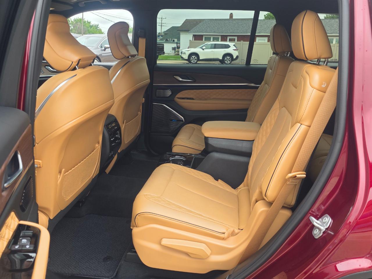 Jeep Grand Cherokee L Summit 4WD 2025