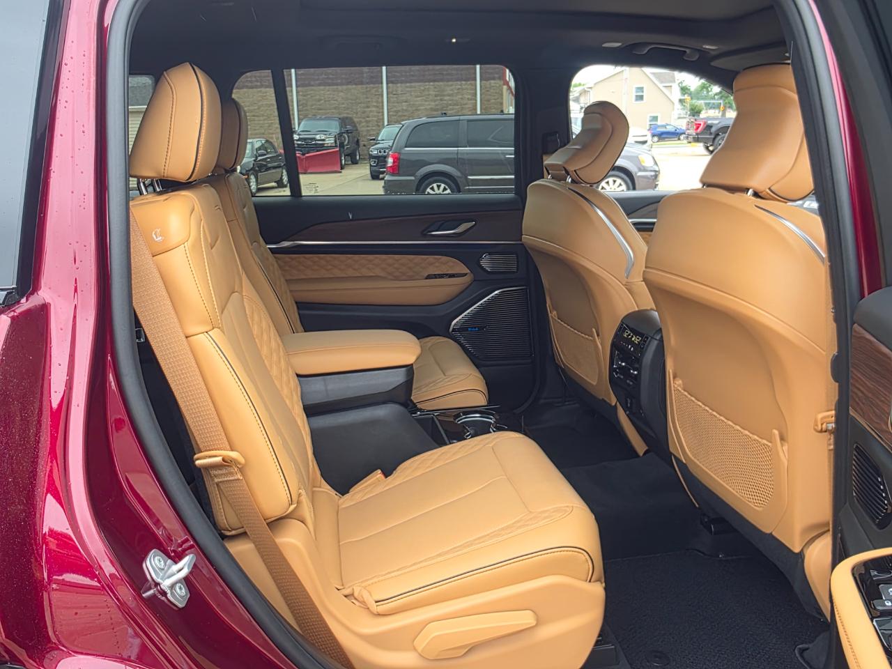 Jeep Grand Cherokee L Summit 4WD 2025