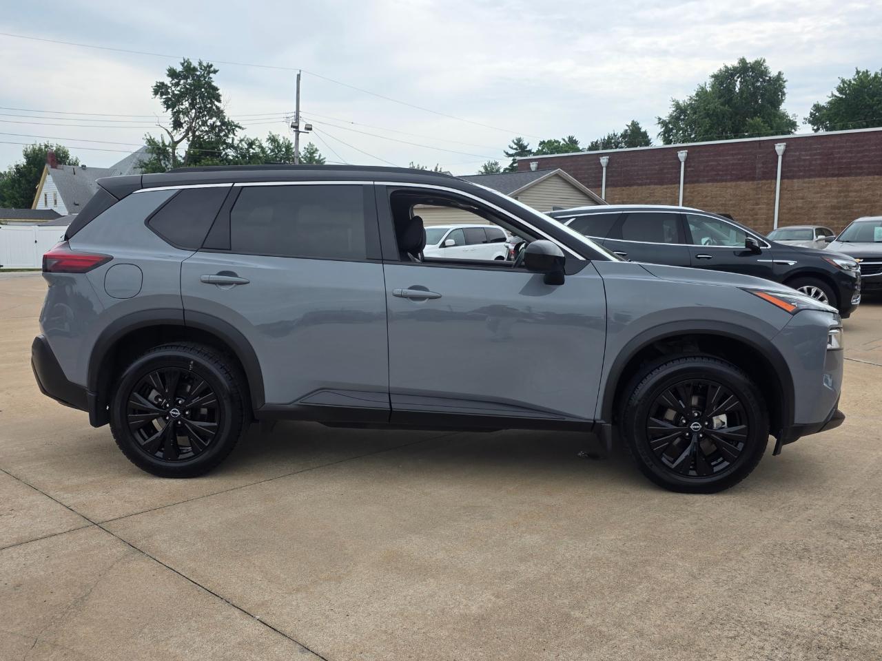 Nissan Rogue SV AWD 2023