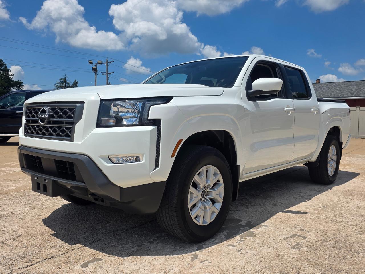 Nissan Frontier SV Crew Cab 4WD 2023