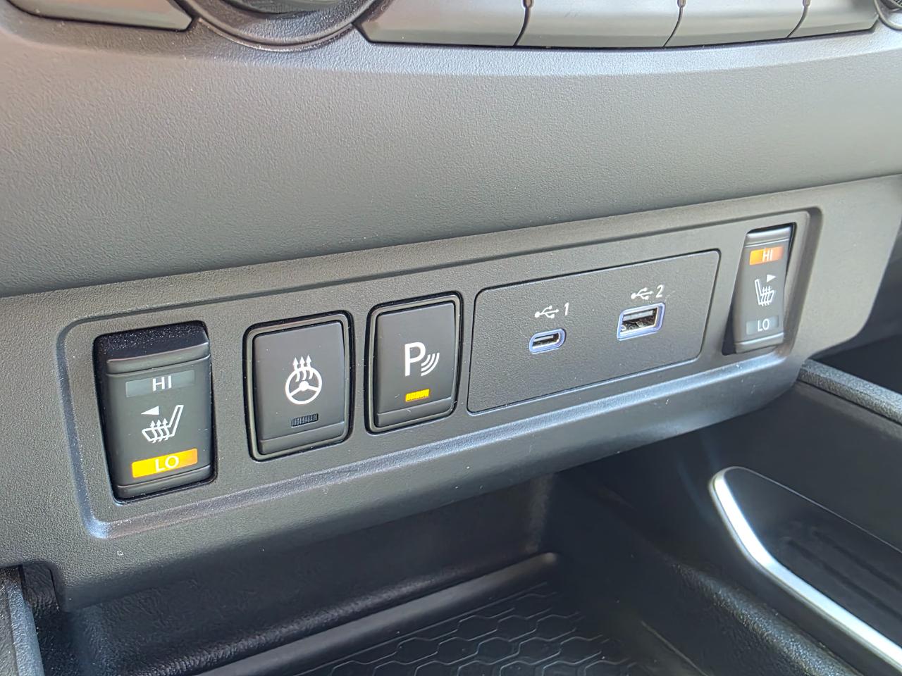 Nissan Frontier SV Crew Cab 4WD 2023
