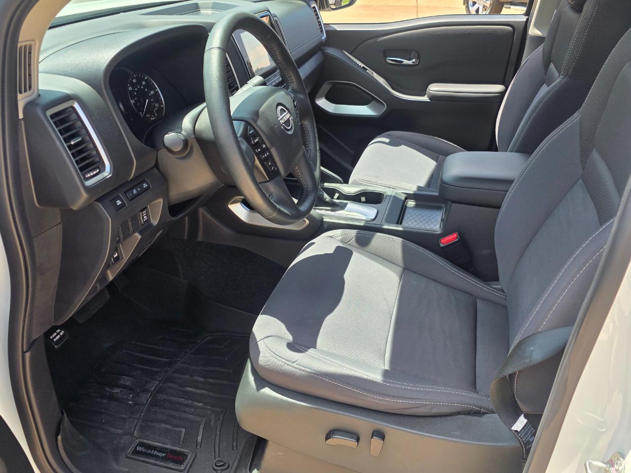 Nissan Frontier SV Crew Cab 4WD 2023