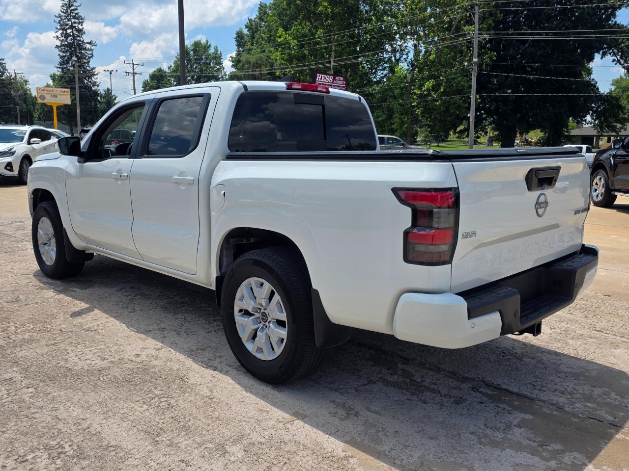 Nissan Frontier SV Crew Cab 4WD 2023