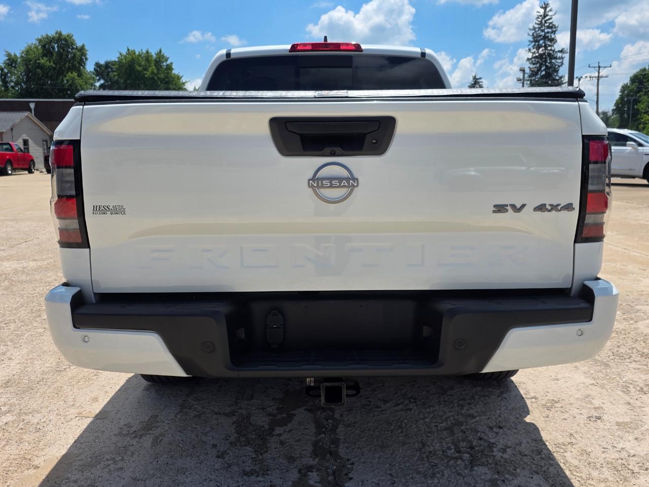 Nissan Frontier SV Crew Cab 4WD 2023