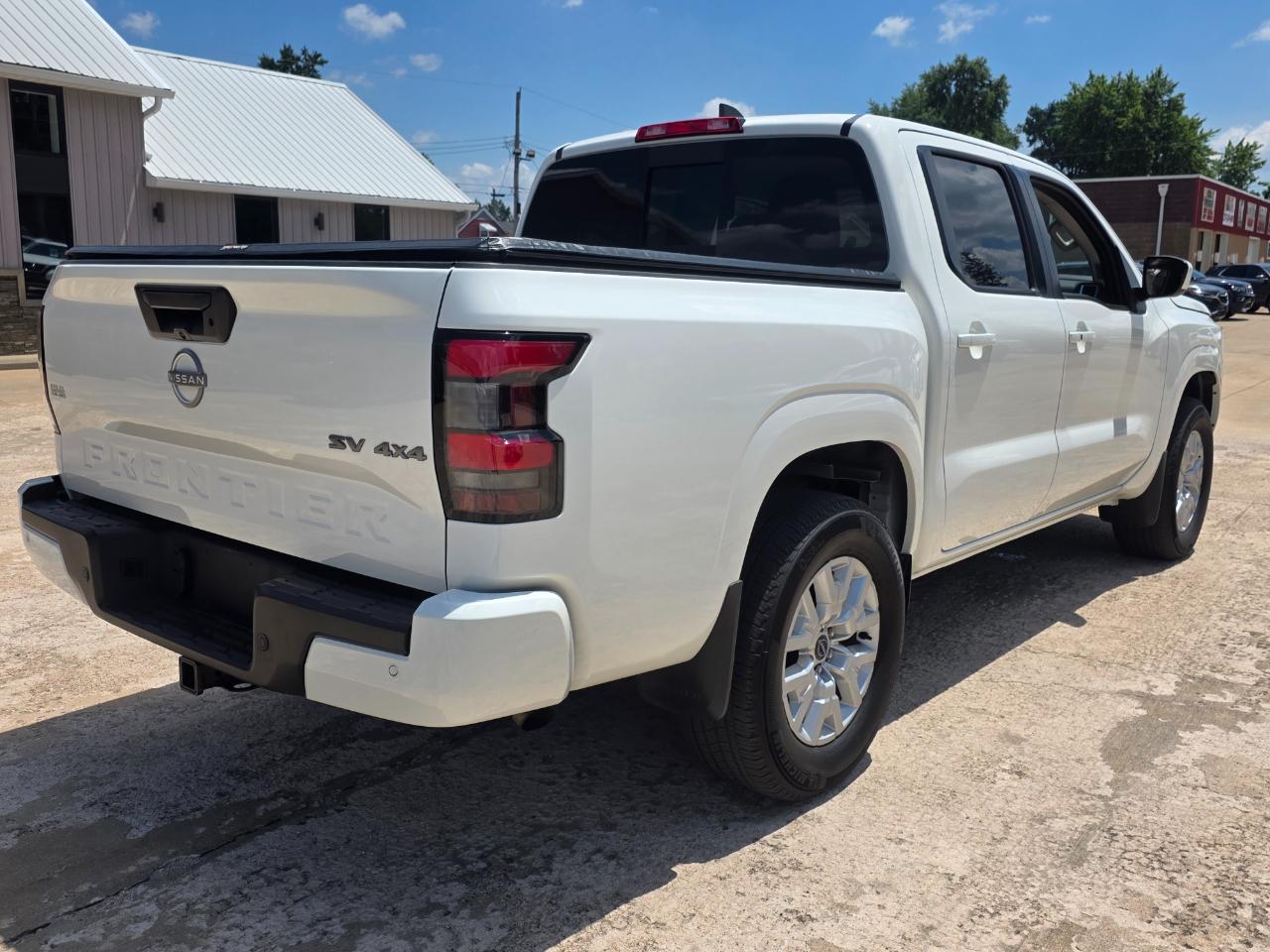 Nissan Frontier SV Crew Cab 4WD 2023