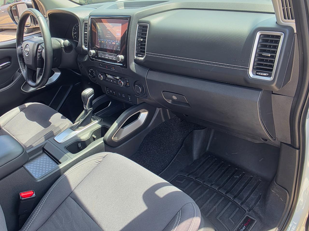 Nissan Frontier SV Crew Cab 4WD 2023