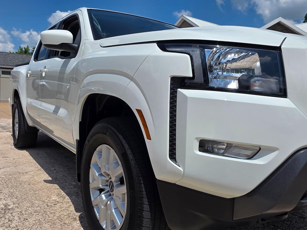 Nissan Frontier SV Crew Cab 4WD 2023