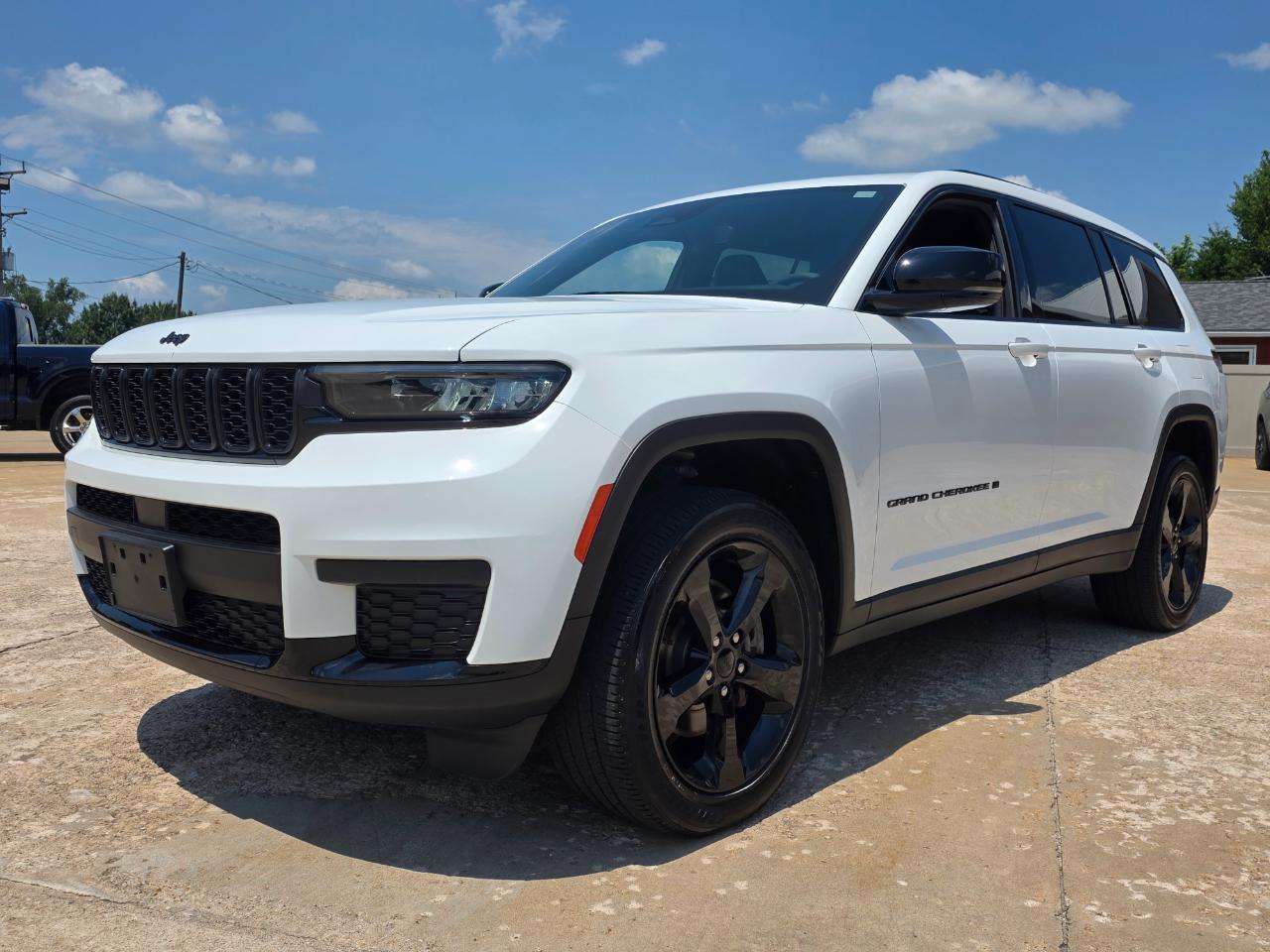 Jeep Grand Cherokee L Laredo 4WD 2023