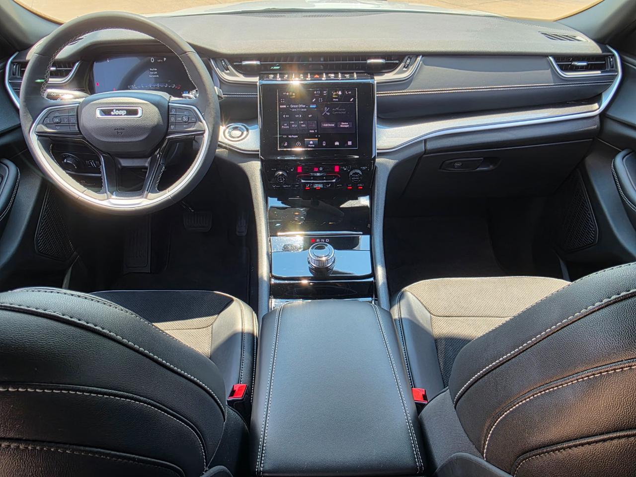 Jeep Grand Cherokee L Laredo 4WD 2023