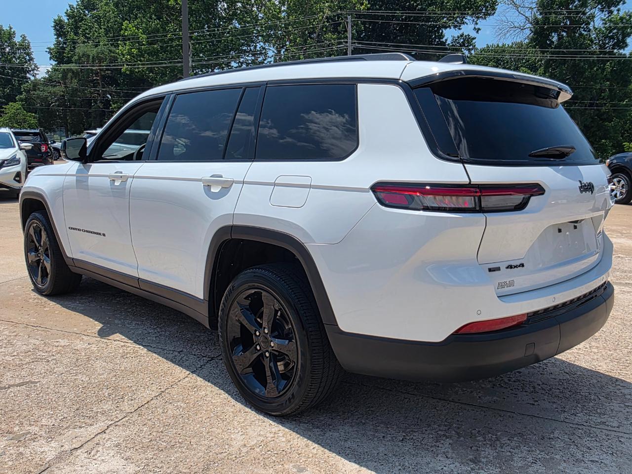 Jeep Grand Cherokee L Laredo 4WD 2023